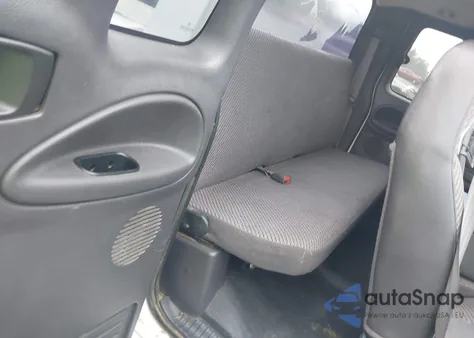 2001 Dodge Ram 2500 St z USA, uszkodzony, nr VIN 3B7KF23781G233441